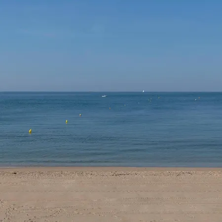A 43m De La Plage, Pour 4